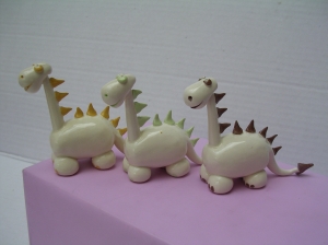 Figurine Dragon : Longueur : 6 cm - Hauteur : 4 cm - Prix : 10 €